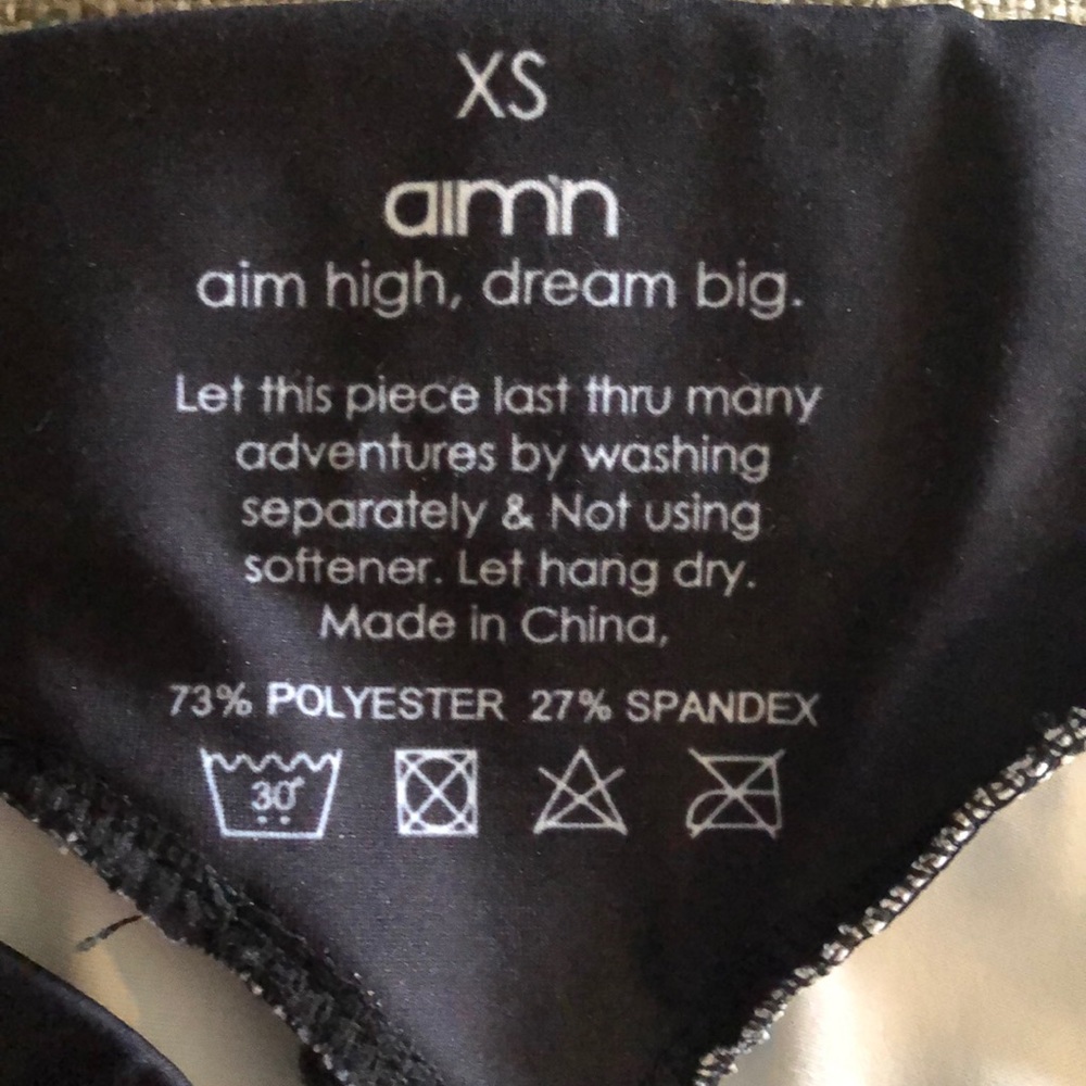 Aim’n Leo Leggings - Picture 6 of 6